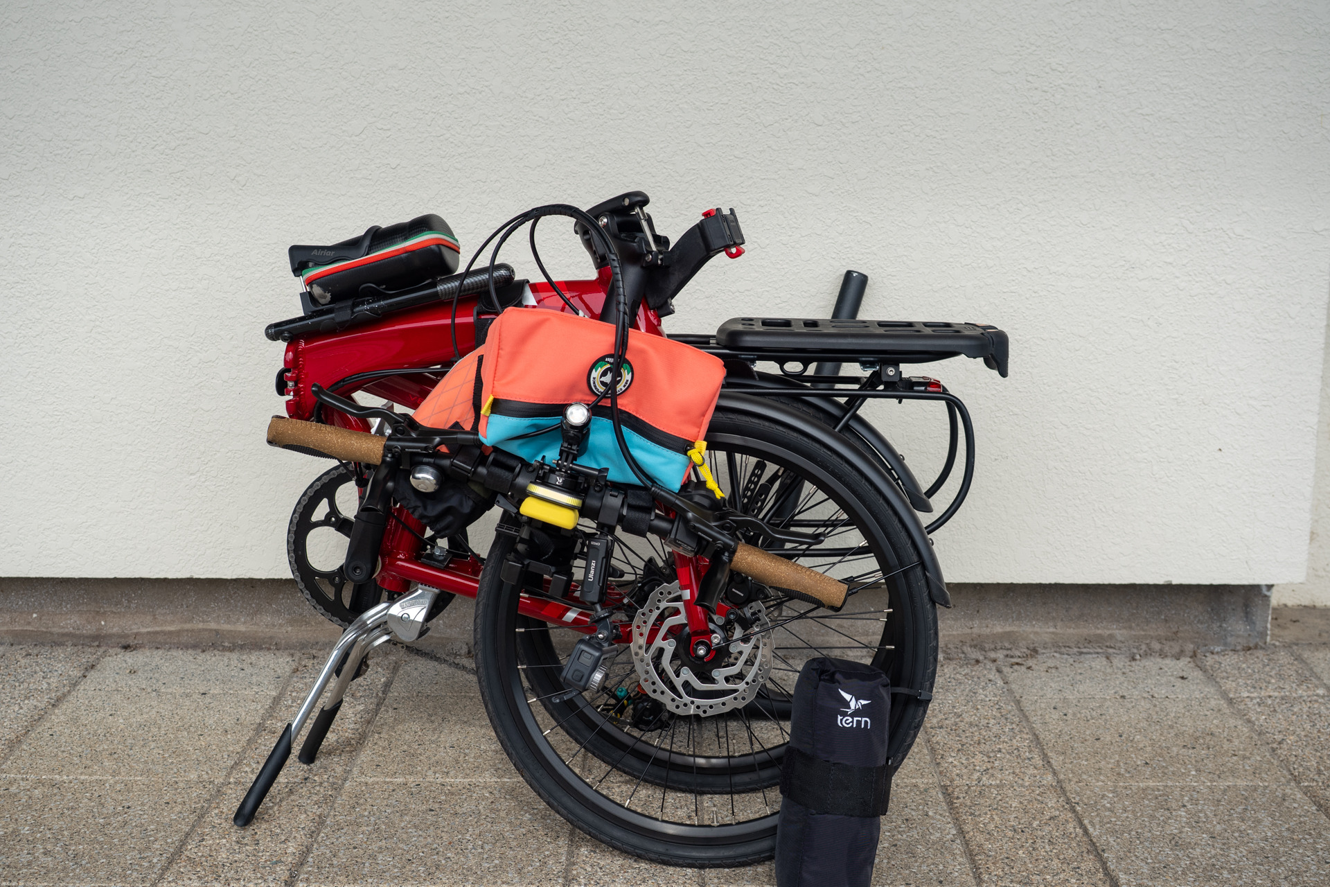 自転車を折りたたんだ状態