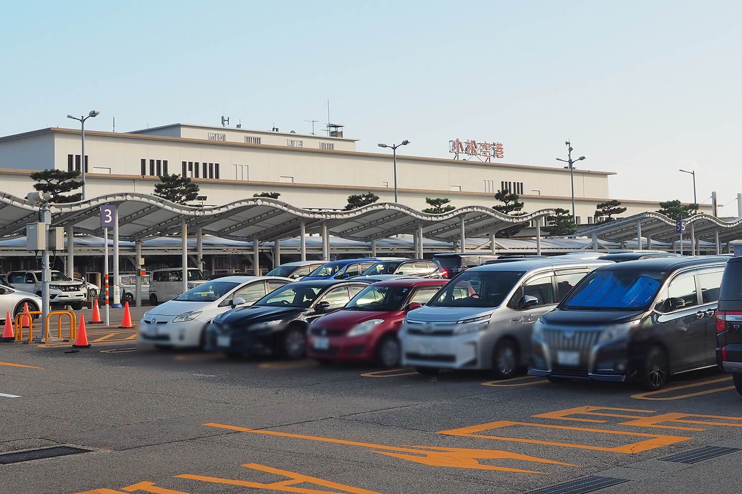 小松空港（こまQスクエア）