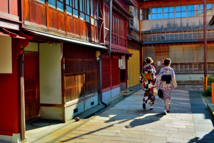 文化と芸能の街　金沢を巡る