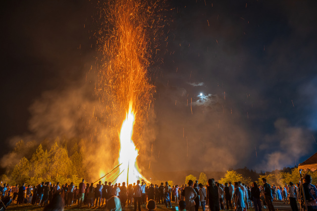 ③能登島向田の火祭