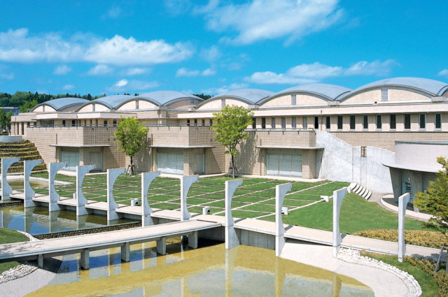 ＜和倉温泉＞石川県七尾美術館