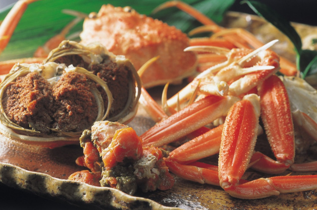 「香箱（こうばこ）ガニ」