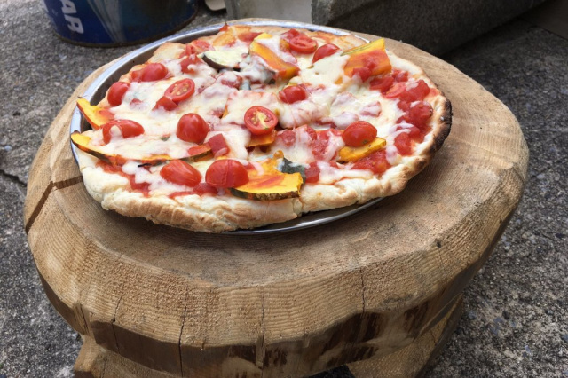 季節野菜収穫・薪割り・ピザ作り体験