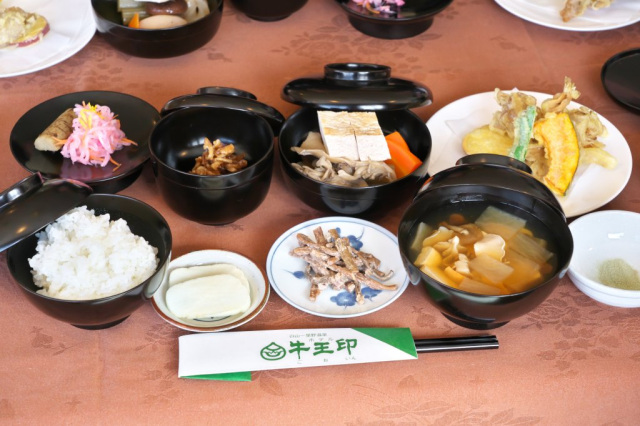 報恩講料理体験