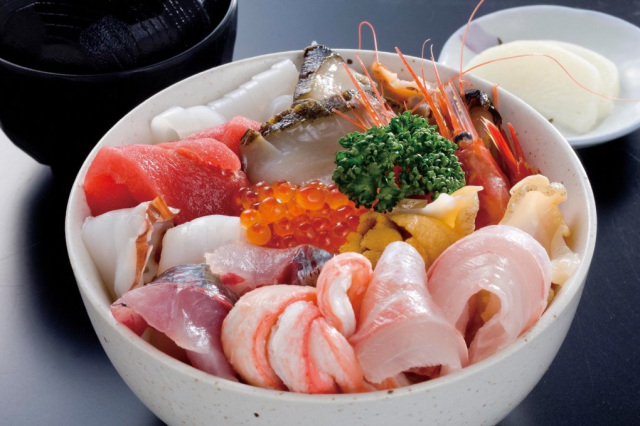 奥能登の味覚がギュッとつまった「能登丼」