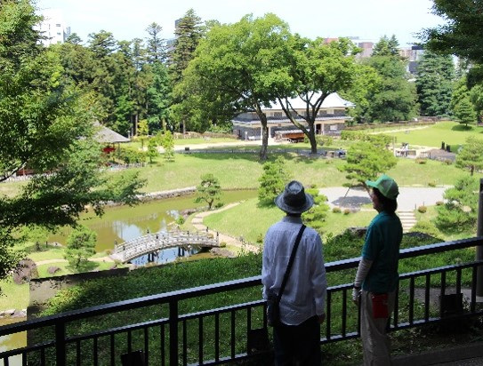 金沢城公園玉泉院丸庭園・鼠多門（日本語・英語）
