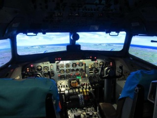 YS-11フライトシュミレーター操縦席
