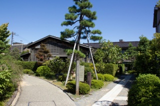 足軽屋敷を移築再現した金沢市足軽資料館。