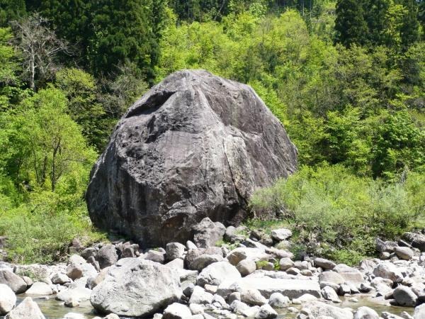 百万貫の岩