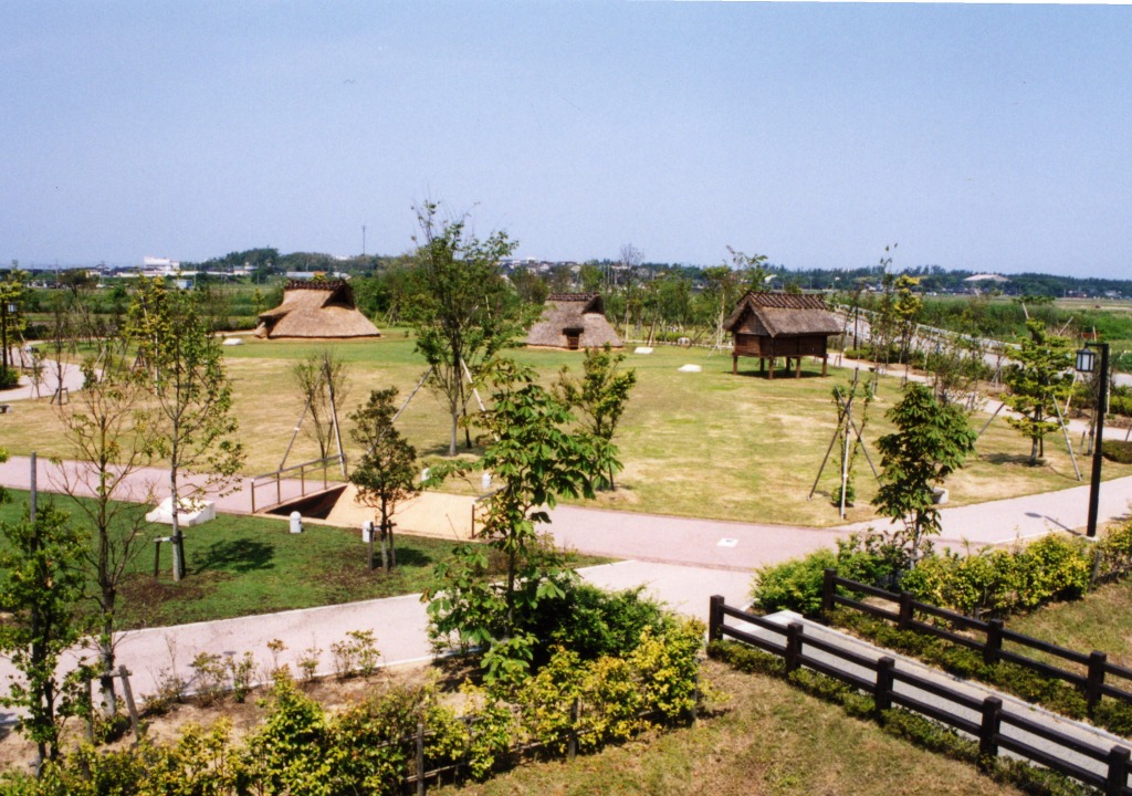 吉崎・次場弥生公園