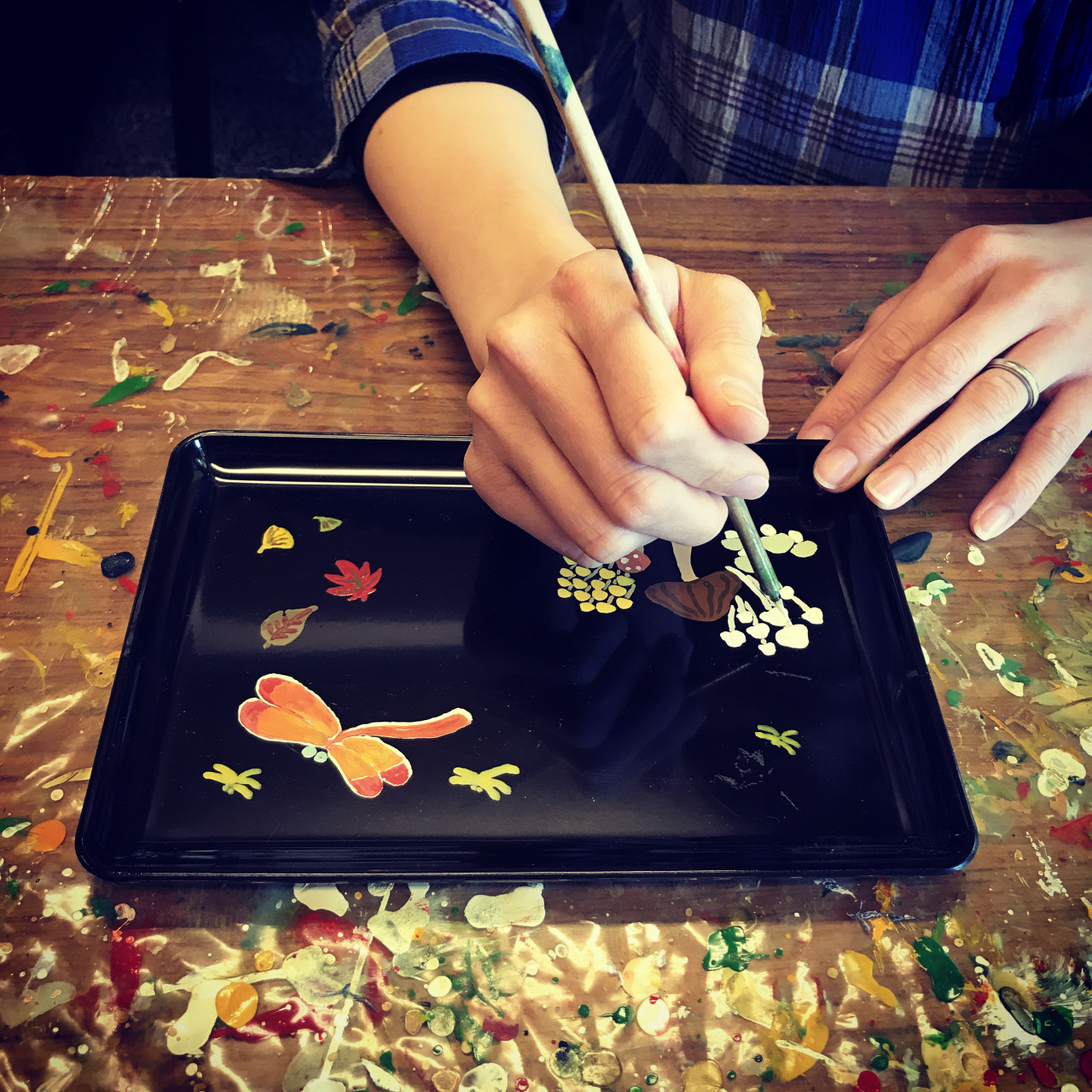 ツバキ】能登乃石蒔絵 能登地方の自然石に施した日本の伝統