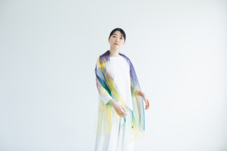 「天女の羽衣」軽量でありながら温かみも有り、透けて重なり合う色みが深みを出し、美しさが引き立ちます