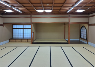 茶会や展示会、各種お稽古や発表会に適した和室を完備